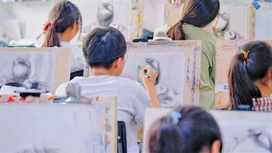 南京画室美术生艺考如何选择？拿到合格证就稳了吗？