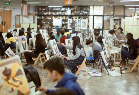 美术集训即将开始，南京画室美术生如何选择适合自己的画室？2