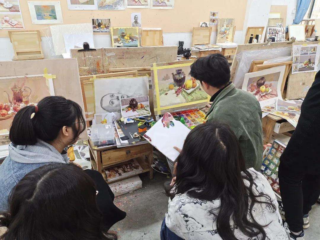 美术生们参加美术艺考应该注意哪些事？南京集训画室该如何选？